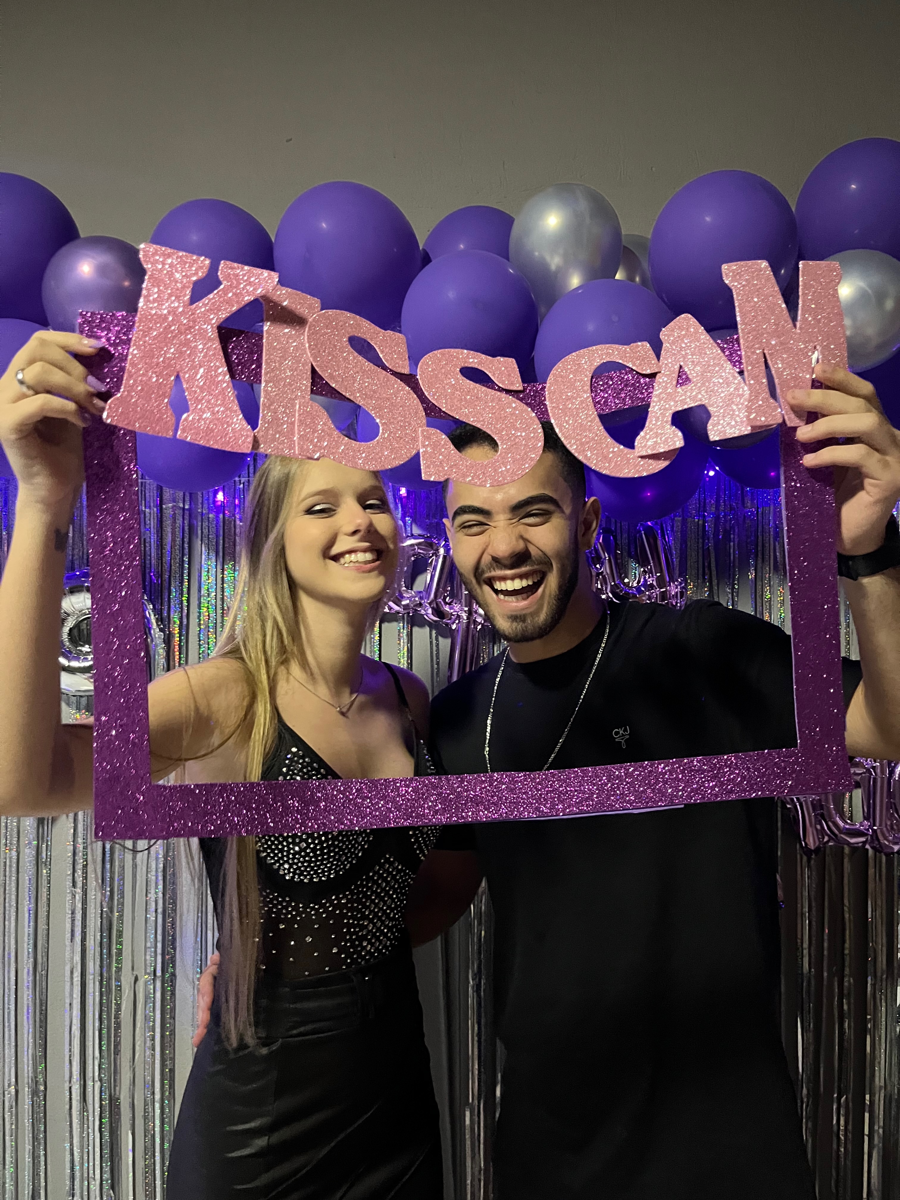 Kiss cam